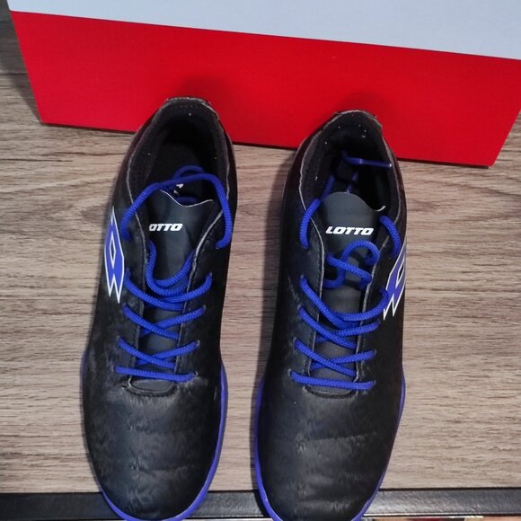Lotto Swift Speed indoor soccer / sport shoes black with blue sole unisex size 4 - Picture 5 of 10